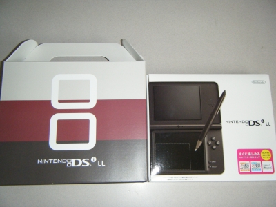 ソフト3本付きニンテンドーDSi オマケ付き